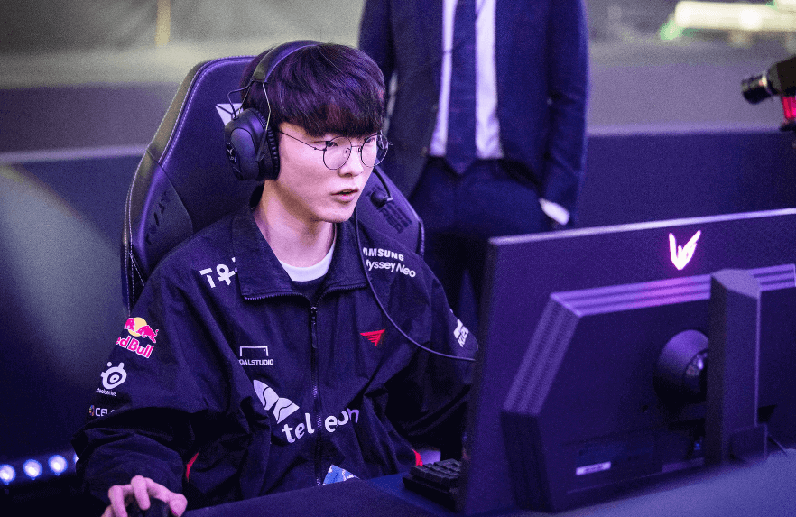 Faker cùng đồng đội 3 lần giành cúp vô địch CKTG